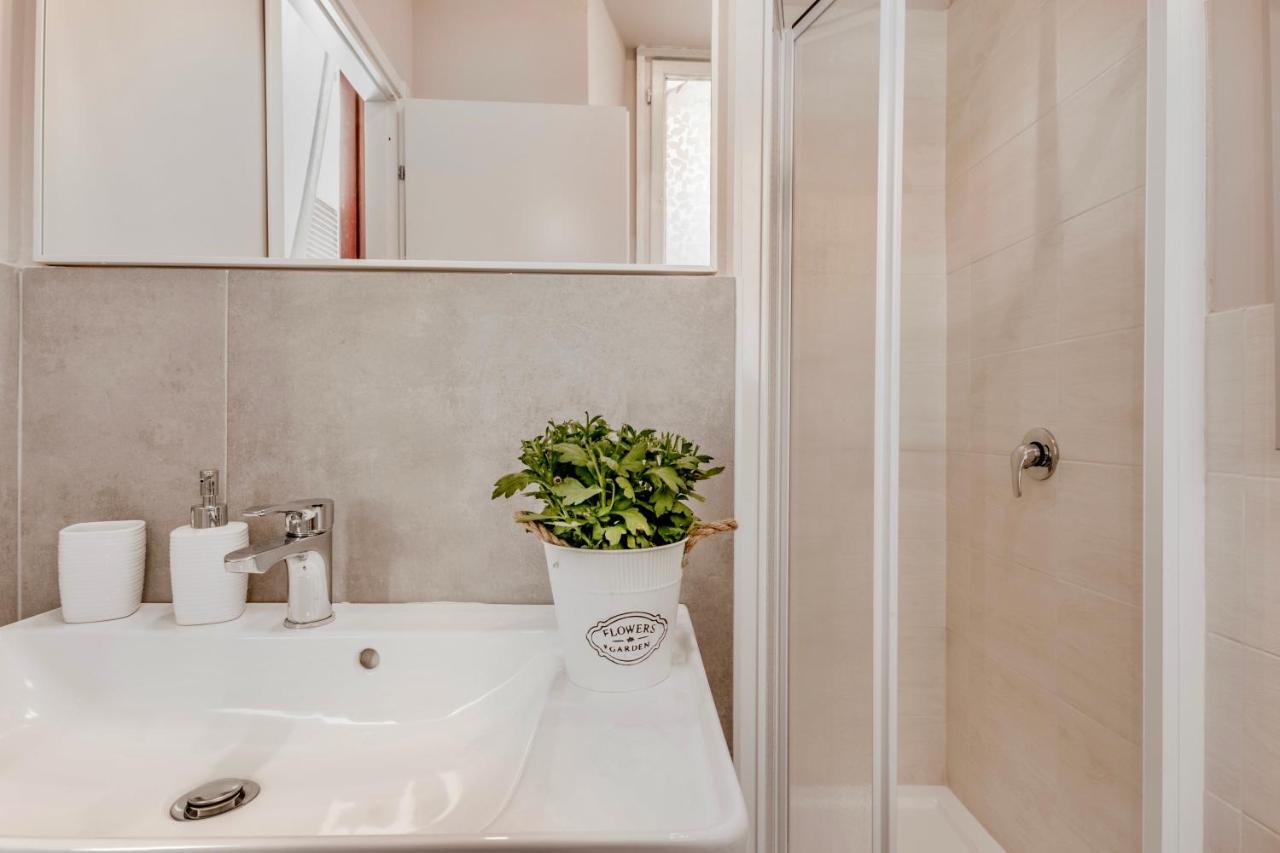 Domus Camilla Apartamento Roma Exterior foto